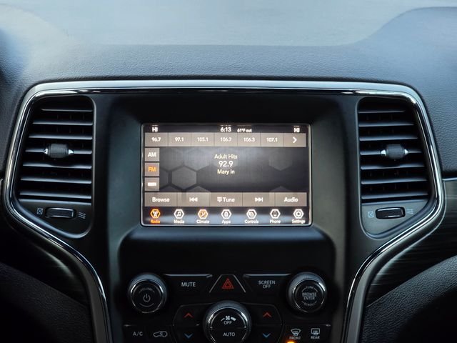 Used 2021 Diamond Black Jeep Laredo E image 20