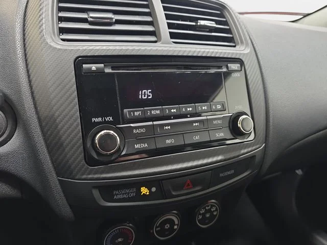 Used 2016 Black Mitsubishi ES image 19