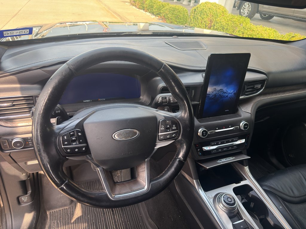 Used 2020 Magnetic Metallic Ford Platinum image 11