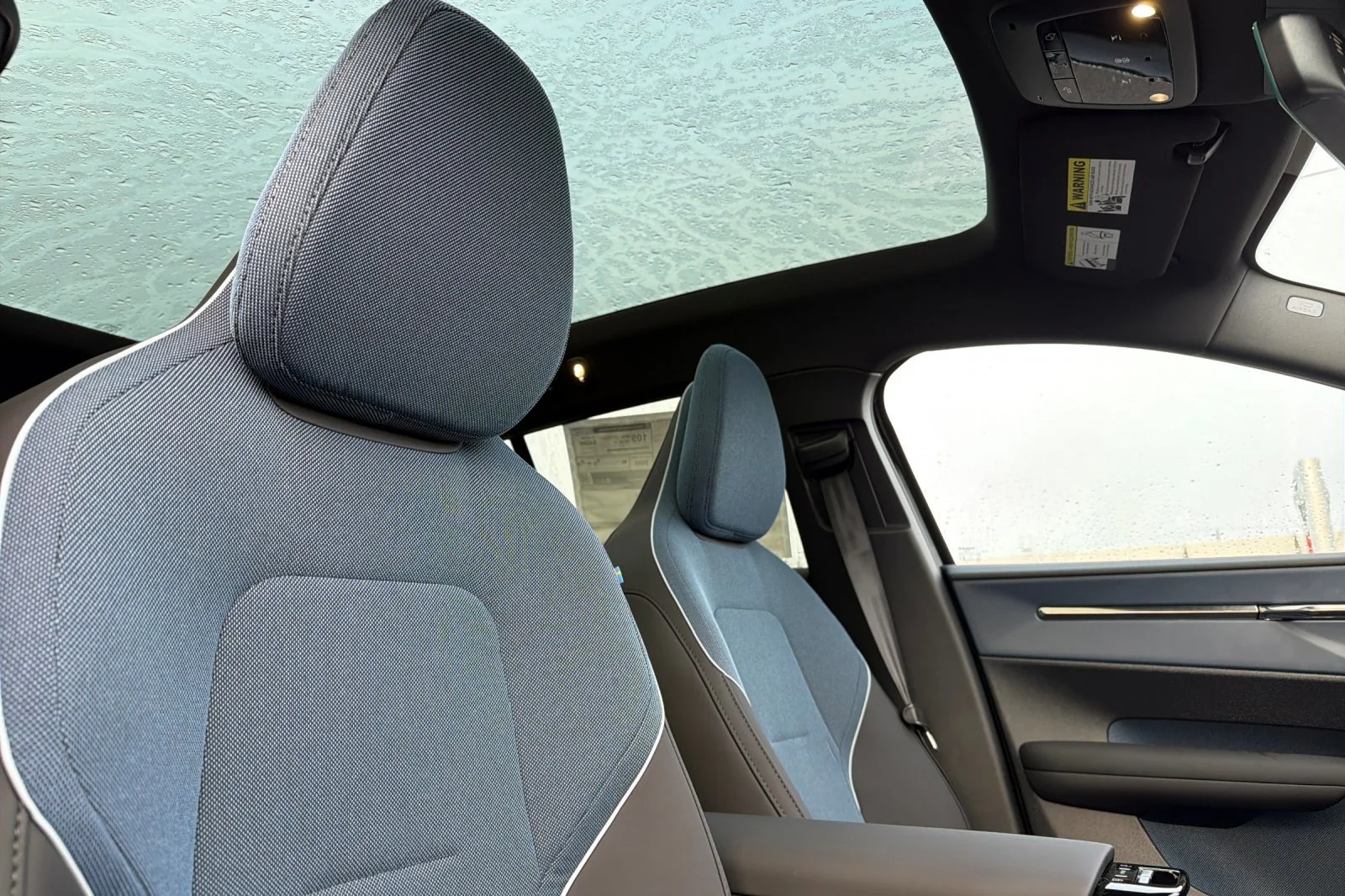 New 2026 ONYX BLACK Volvo Ultra image 13
