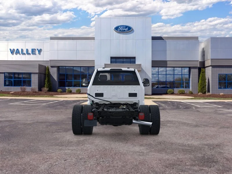 New 2025 Oxford White Ford F-550® XL image 23