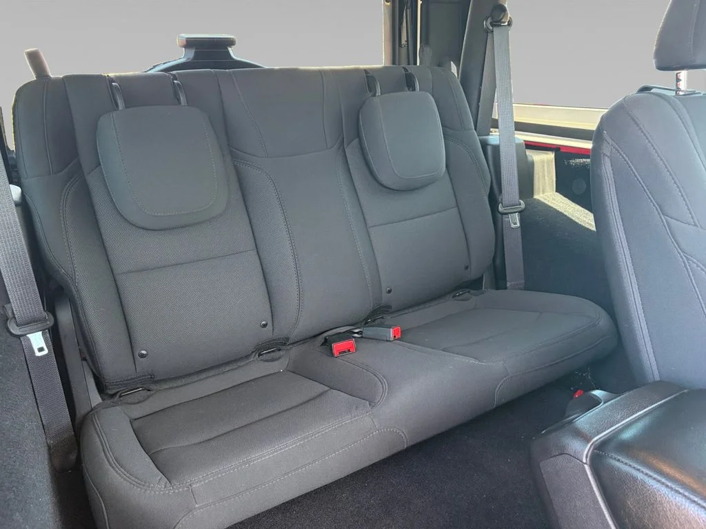 Used 2019 Red Jeep Sport S image 15