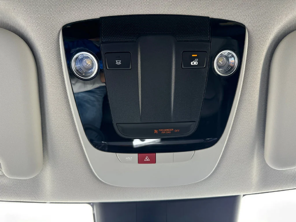 Used 2024 Blue Kia Wind image 28