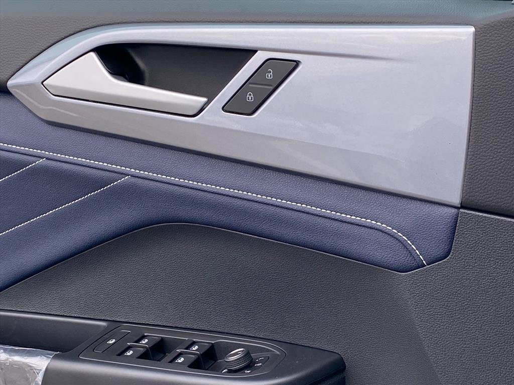 2026 Volkswagen Taos SEL - Photo 10