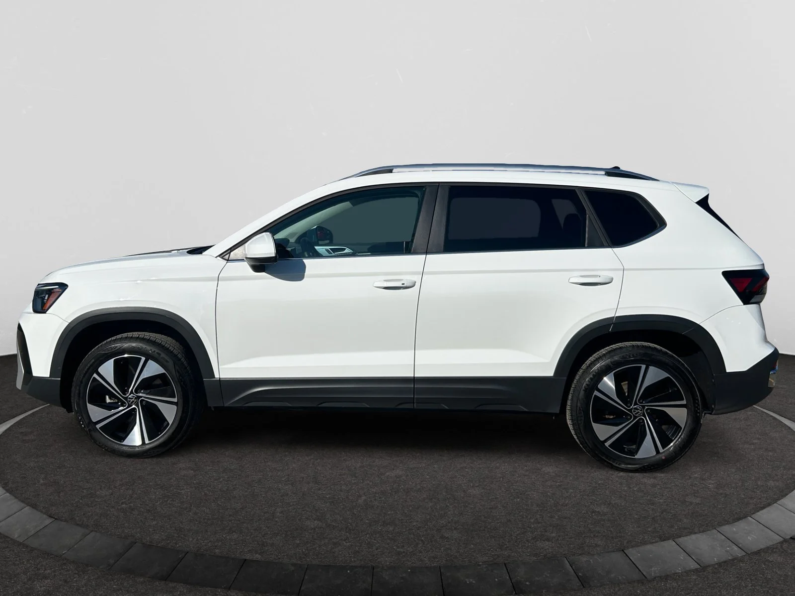 Used 2026 WHITE Volkswagen COMFORTLINE image 2