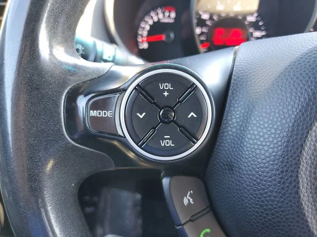 Used 2014 Silver Kia Plus image 23