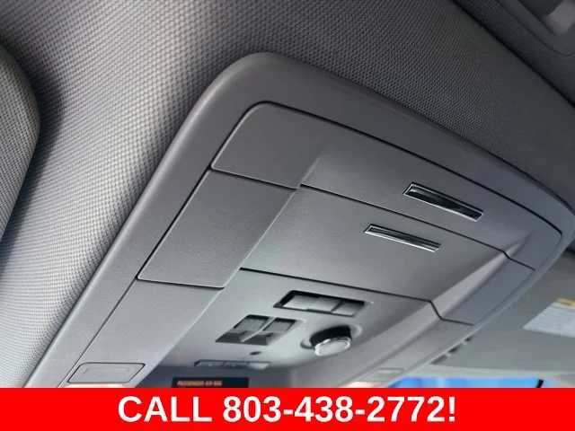Used 2018 White GMC Denali image 32
