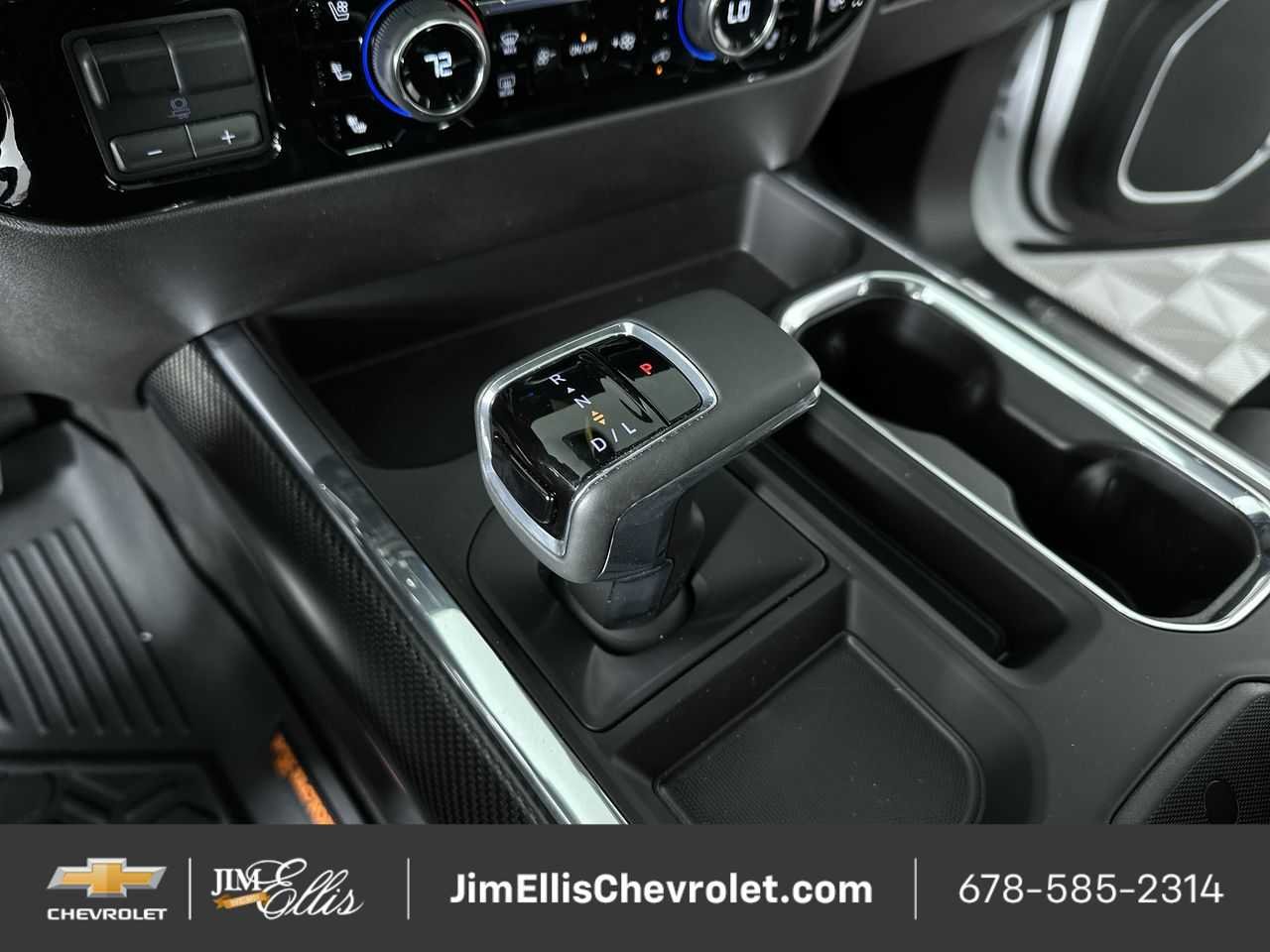 2025 Chevrolet Silverado 1500 LTZ - Photo 32