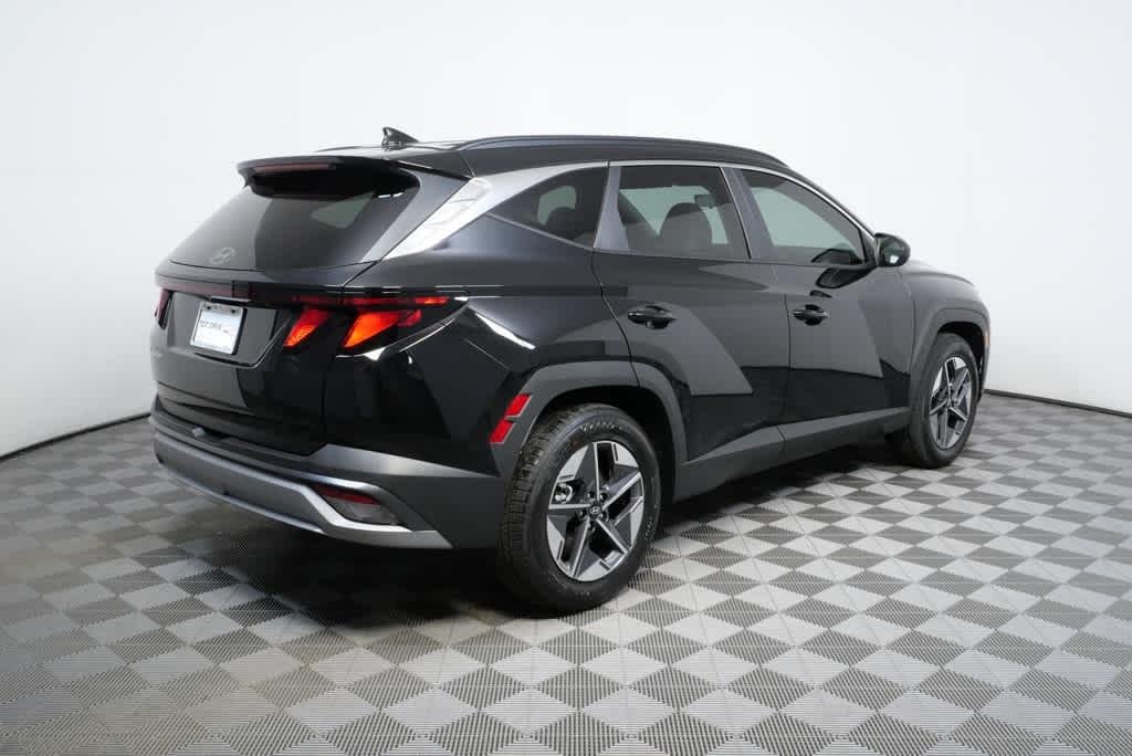 New 2026 Phantom Black Hyundai SEL FWD image 4