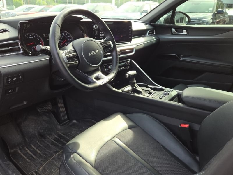 Used 2024 Gray Kia GT-Line image 10
