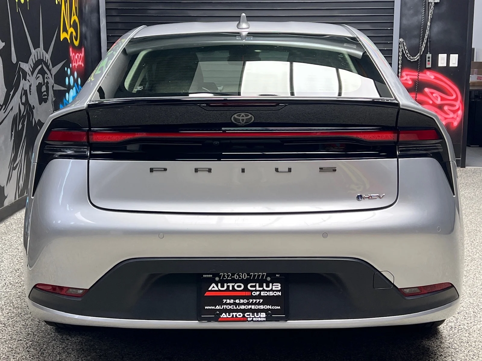Used 2024 Cutting Edge (1l0) Toyota LE image 5