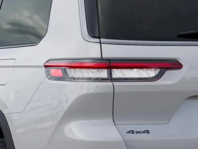 New 2026 Bright White Clear-Coat Exterior Paint Jeep Laredo image 63