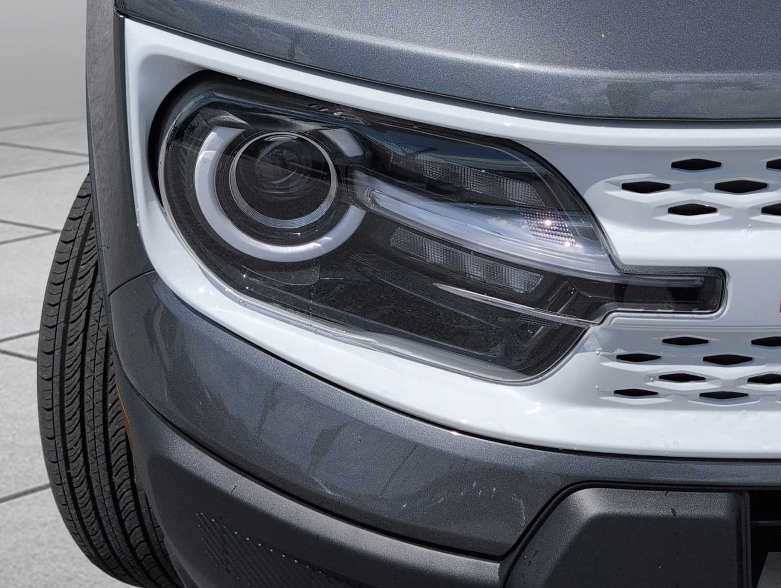 View vehicle photo 3