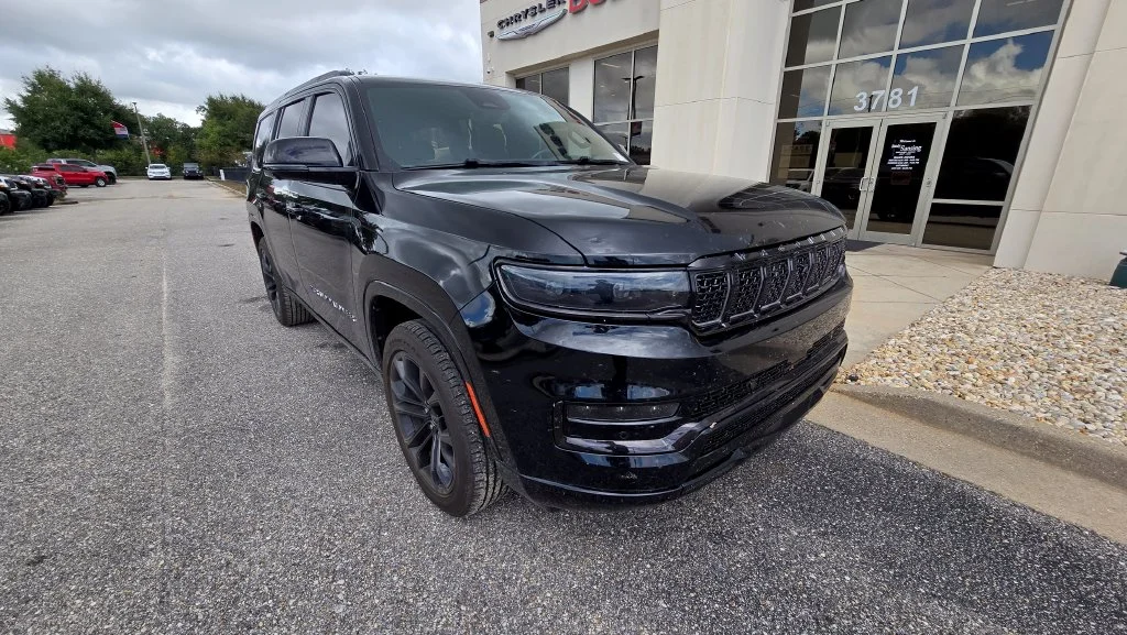 Used 2023 Black Jeep Series II image 1