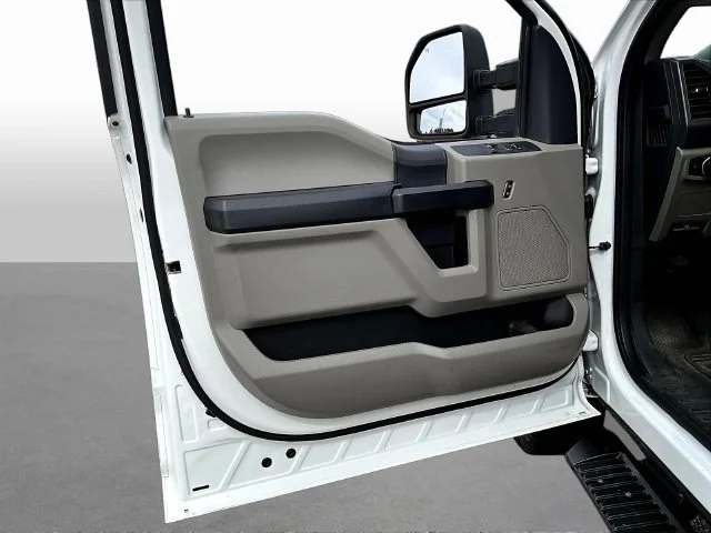 Used 2022 White Ford XL image 23