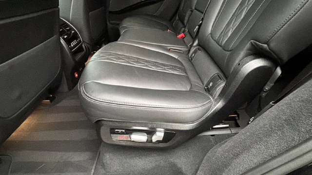Used 2026 Black BMW xDrive40i image 43