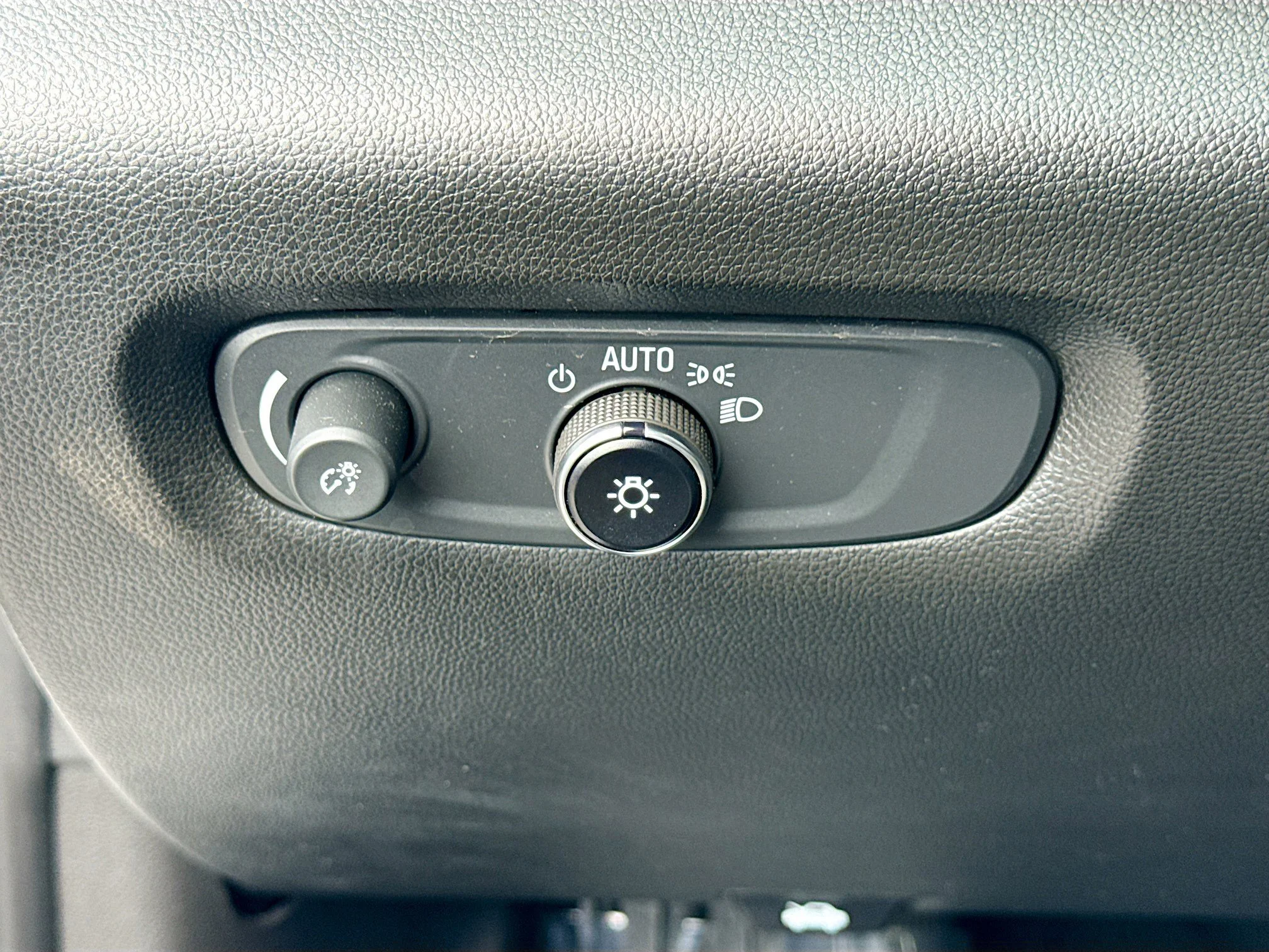 Used 2022 Summit White Chevrolet LS image 33