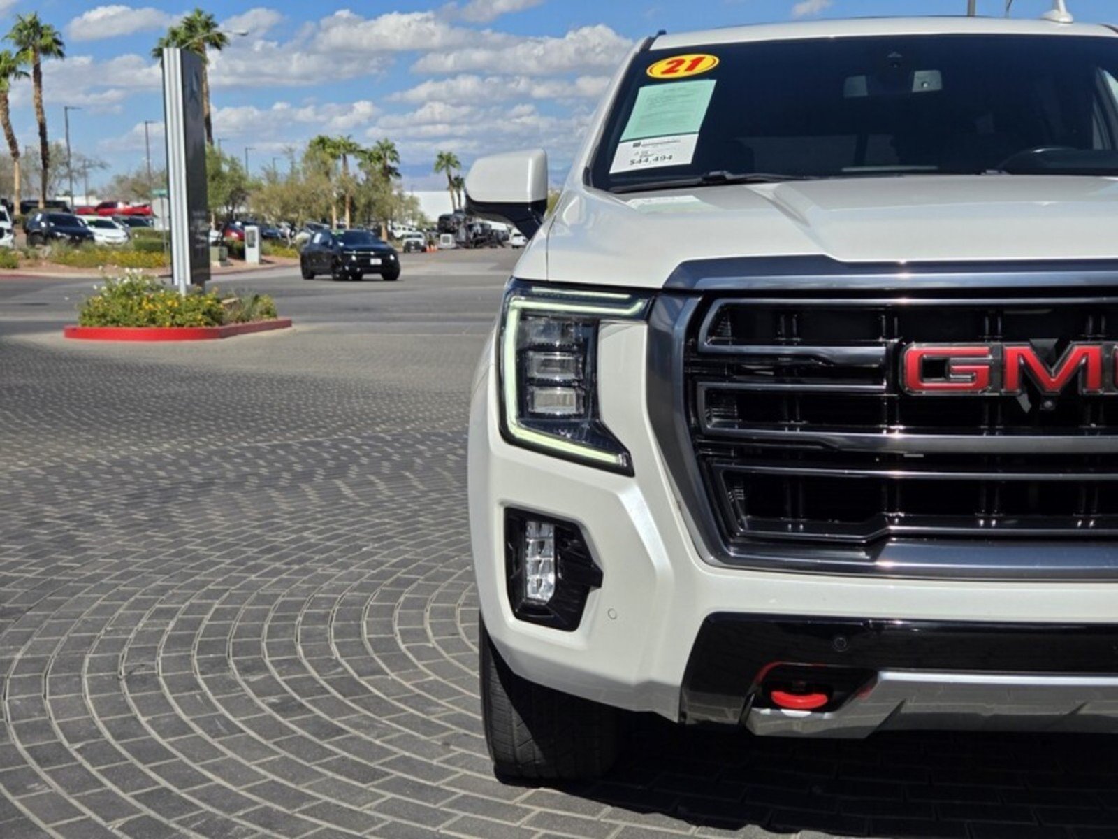 Used 2021 White Frost Tricoat GMC AT4 image 10