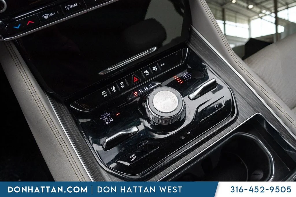 2023 Jeep Wagoneer Series III - Photo 10