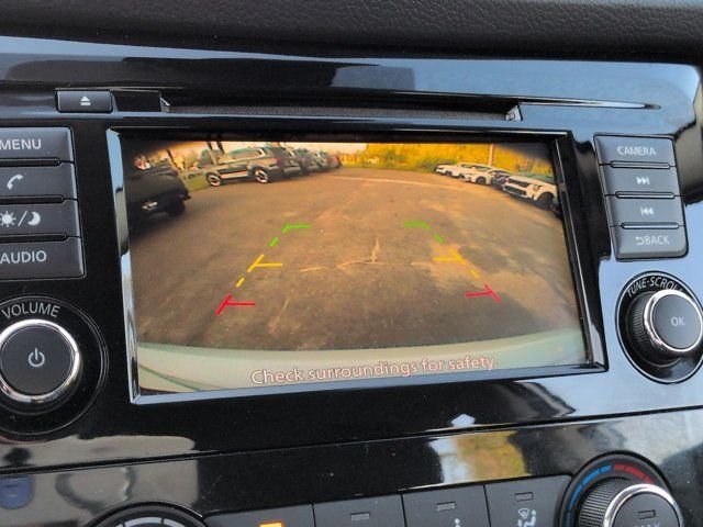 Used 2021 Silver Nissan S image 20