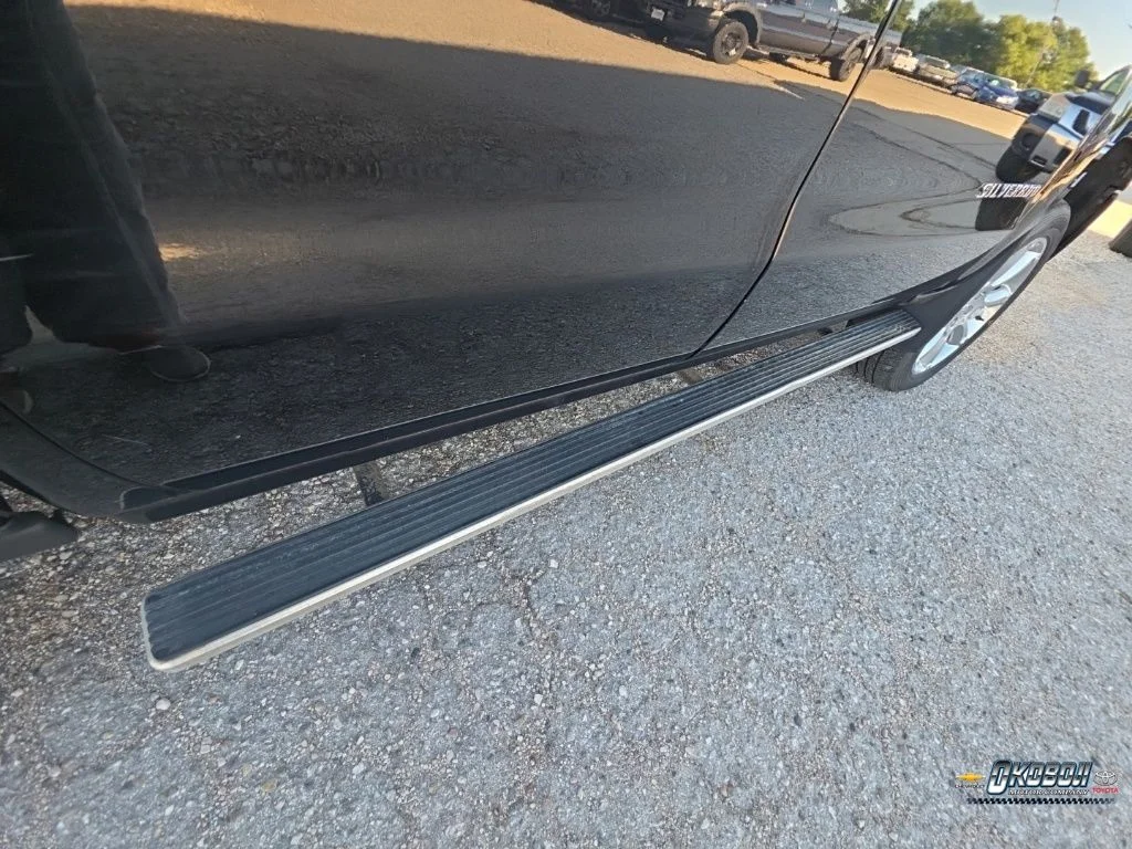 Used 2018 Black Chevrolet Custom image 24