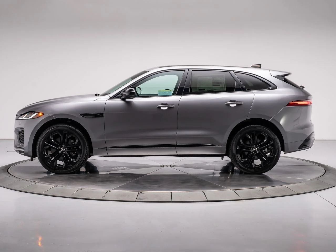 New 2025 Eiger Grey Jaguar R-Dynamic S P400 AWD Automatic image 2