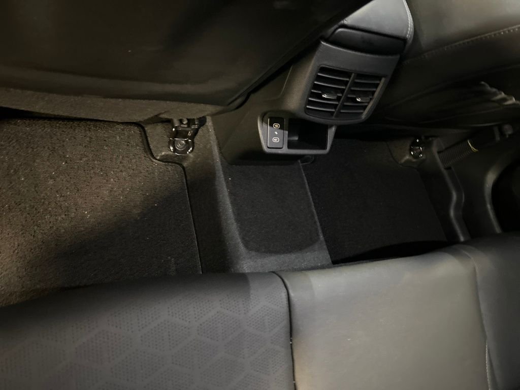 Used 2024 White Kia SX image 29