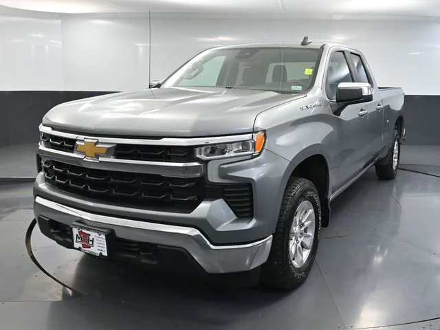 Used 2023 Gray Chevrolet LT image 9