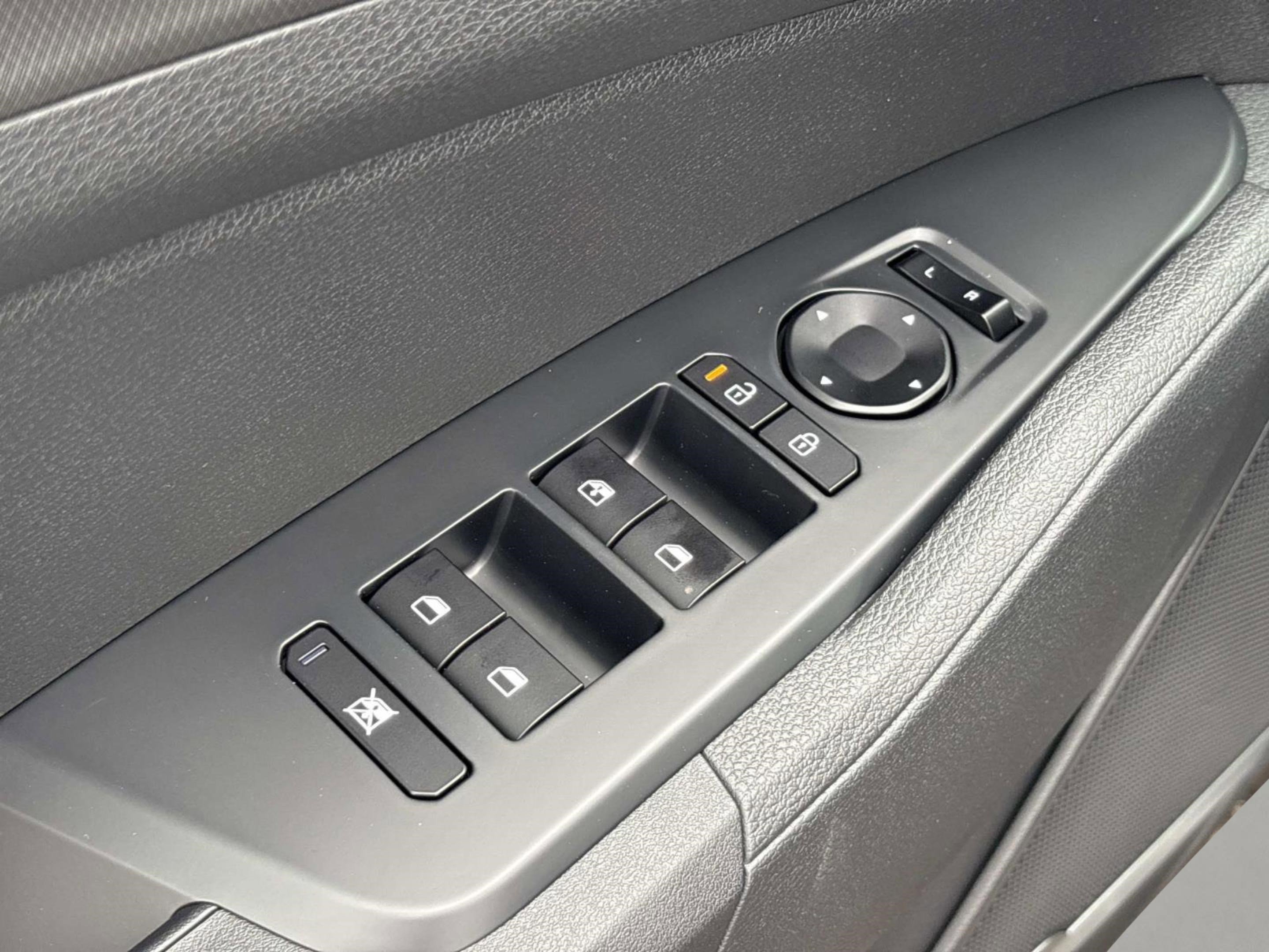 New 2026 Wolf Gray Kia S image 20