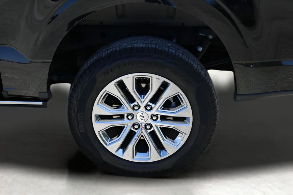 Used 2024 Black Ford King Ranch image 9