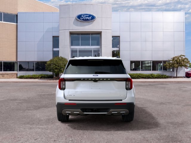 New 2027 White Metallic Ford Active image 7