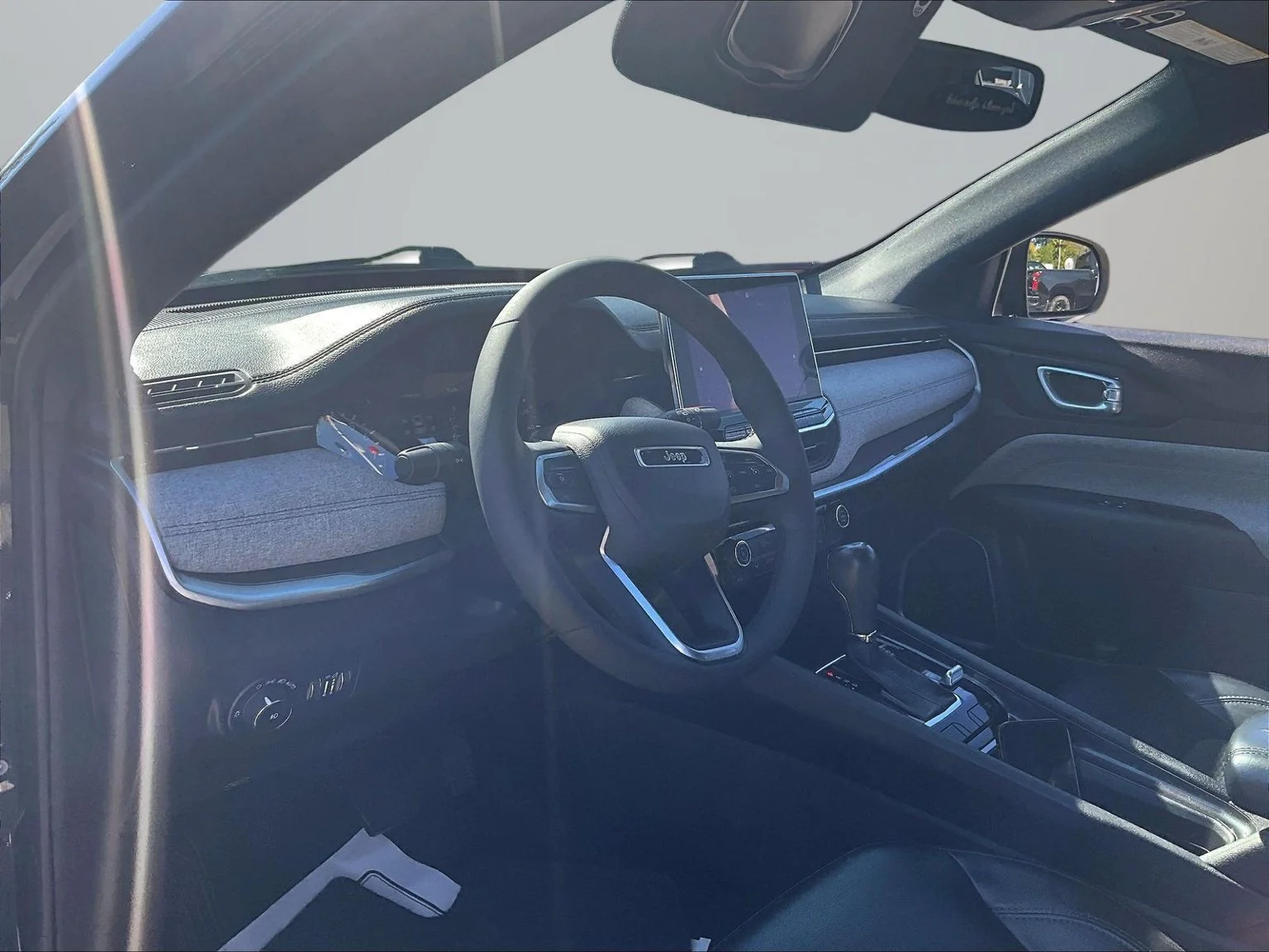 Used 2023 Black Jeep Latitude image 15