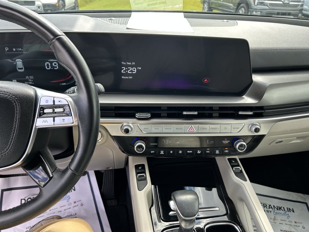 Used 2024 Black Kia S image 20