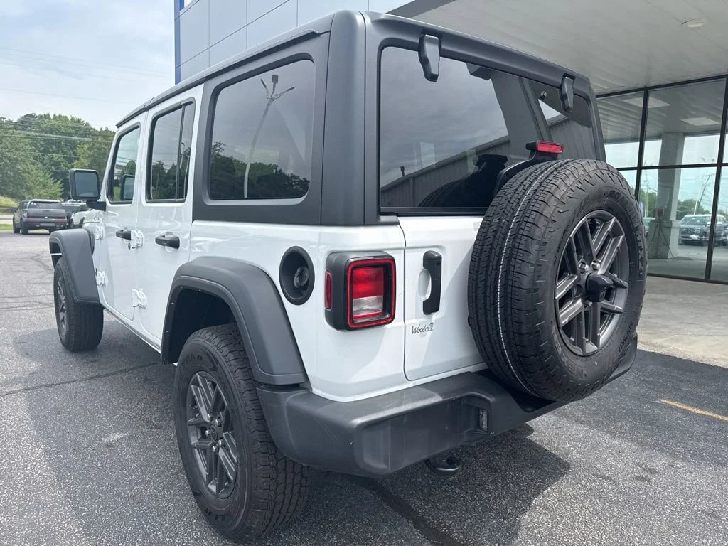 Used 2024 White Jeep Sport S image 5