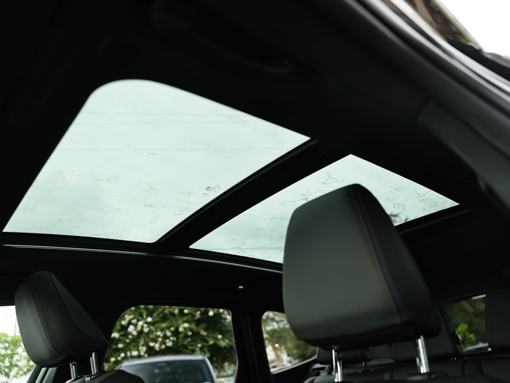 New 2026 Black Sapphire Metallic BMW xDrive28i image 13