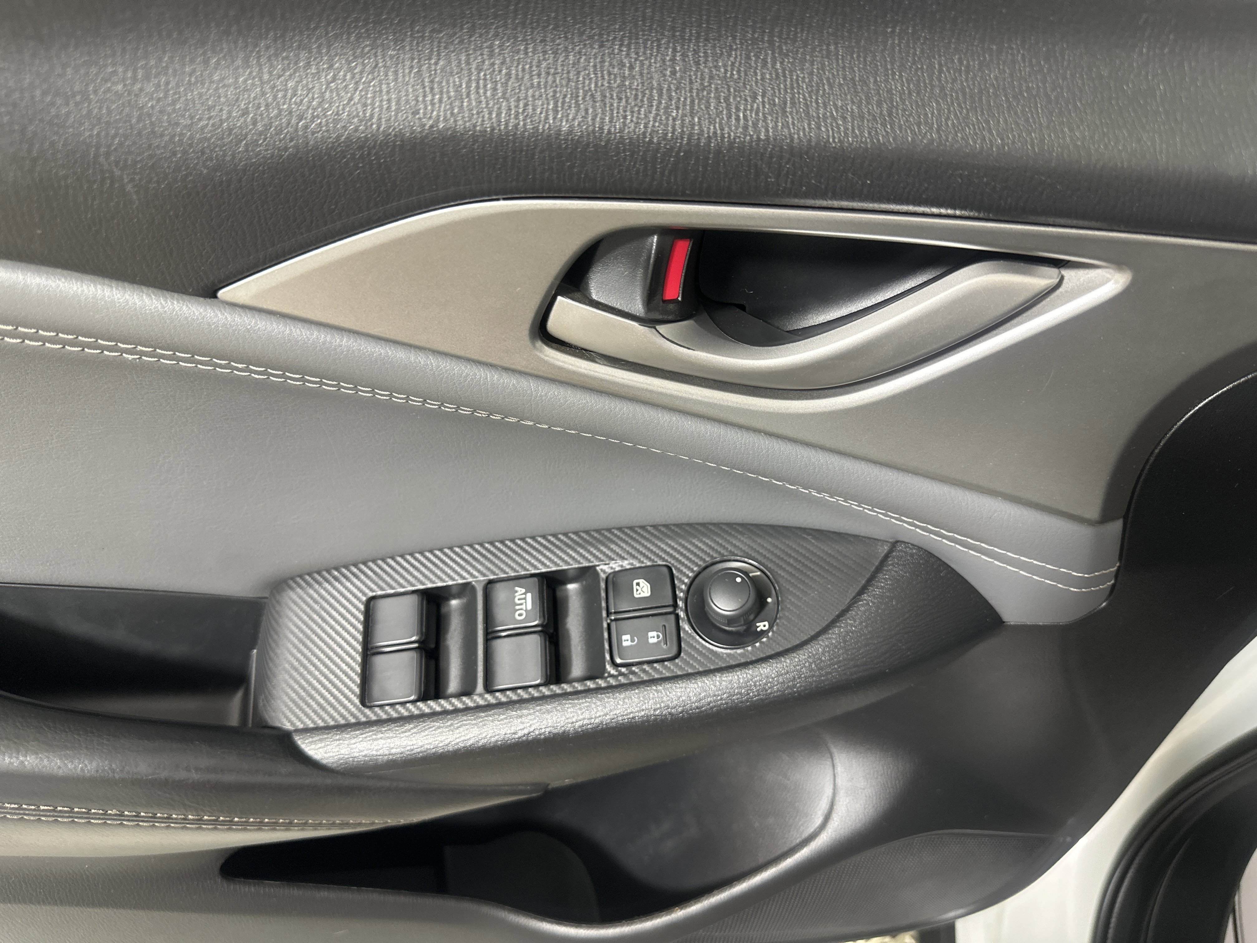 Used 2019 Ceramic Metallic Mazda Touring image 11