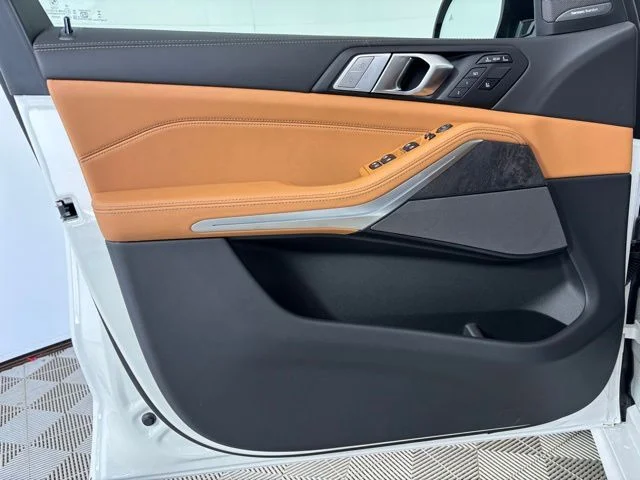 New 2027 Alpine White BMW xDrive40i image 9