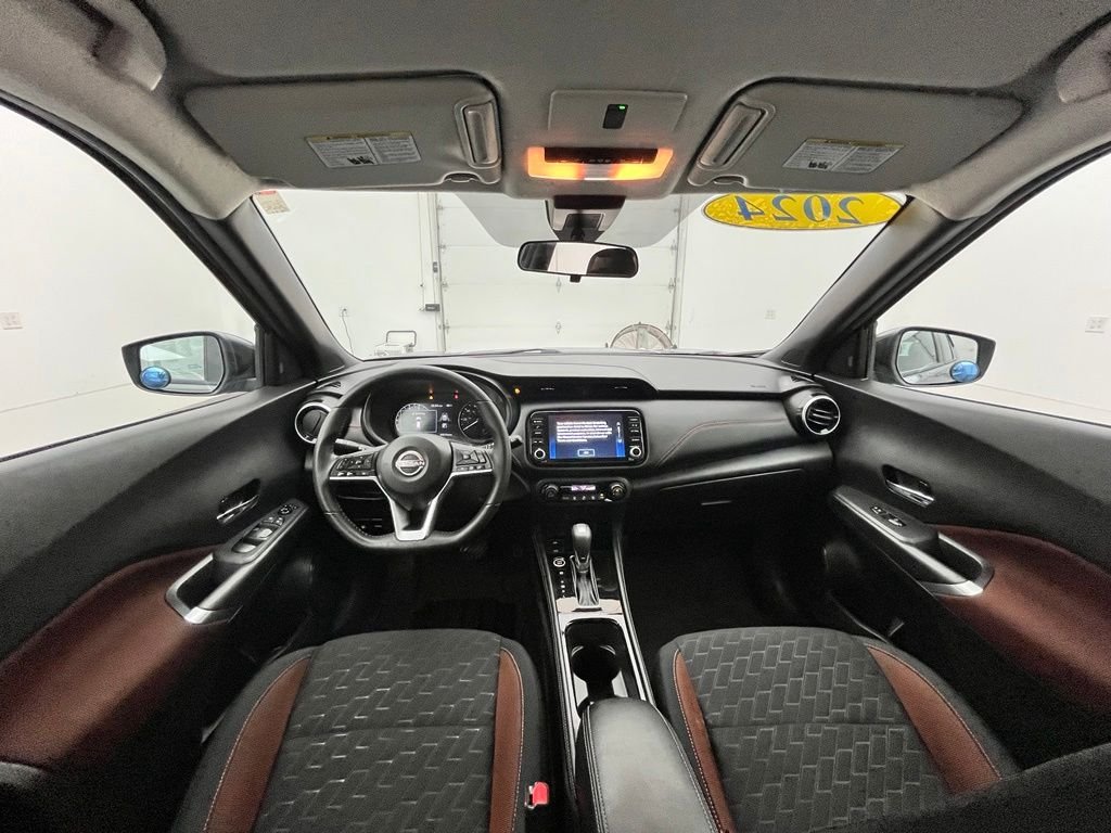 Used 2024 Gun Metallic Nissan SR image 4