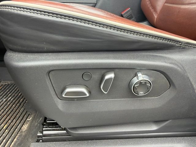 Used 2025 White GMC Denali Ultimate image 15