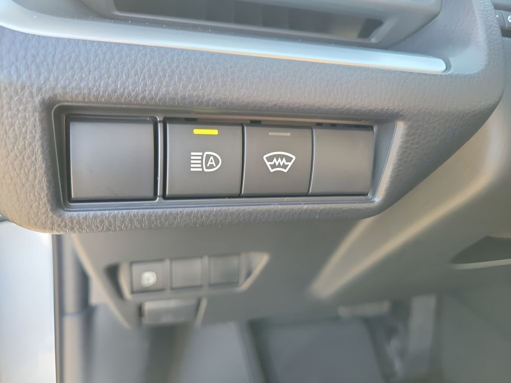 2026 Toyota Prius LE - Photo 31