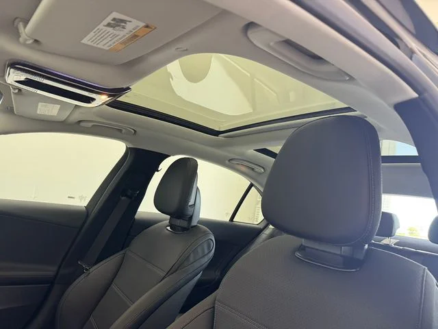 New 2026  Mercedes-Benz C 300 image 5