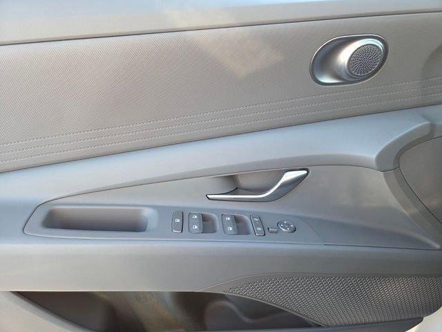 New 2026 White Hyundai SE image 55