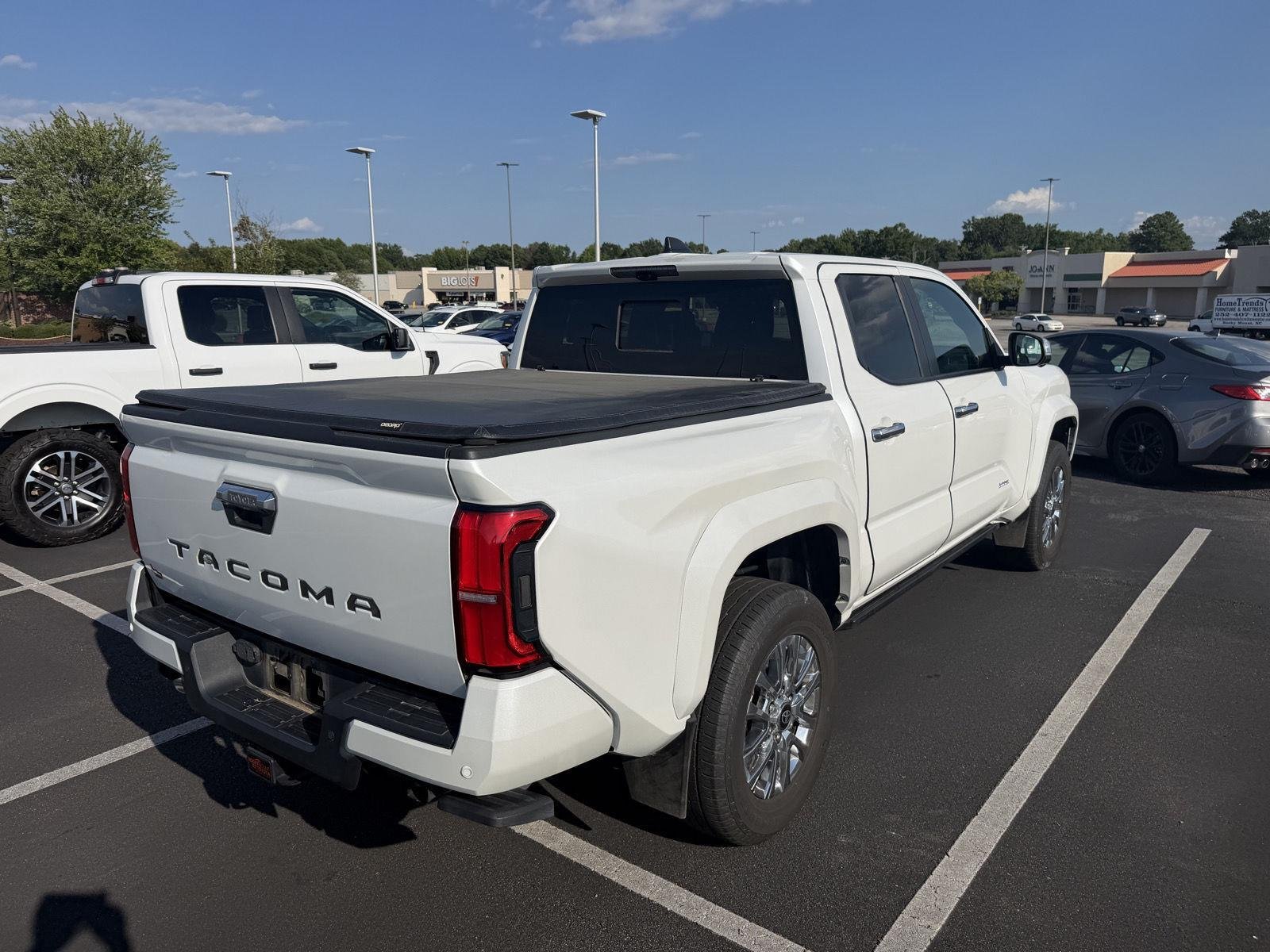 Used 2025 Wind Chill Pearl Toyota Limited image 21