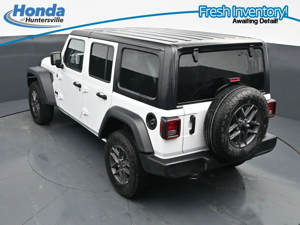 Used 2025 Bright White Clearcoat Jeep Sport S image 20