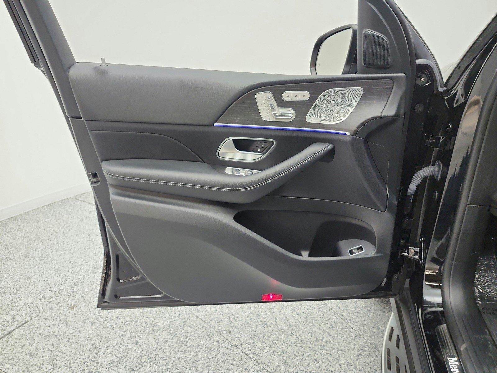 Used 2024 Black Mercedes-Benz GLE 350 4MATIC® SUV image 20