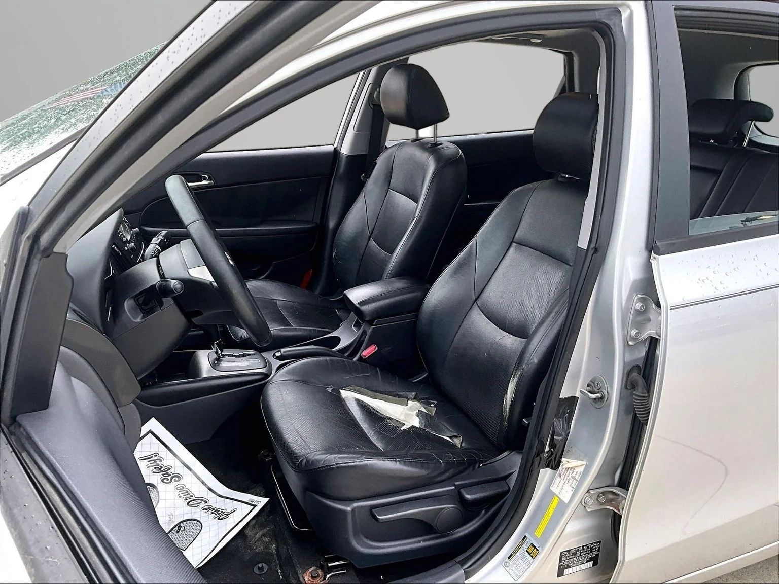 Used 2011 Silver Hyundai SE image 23