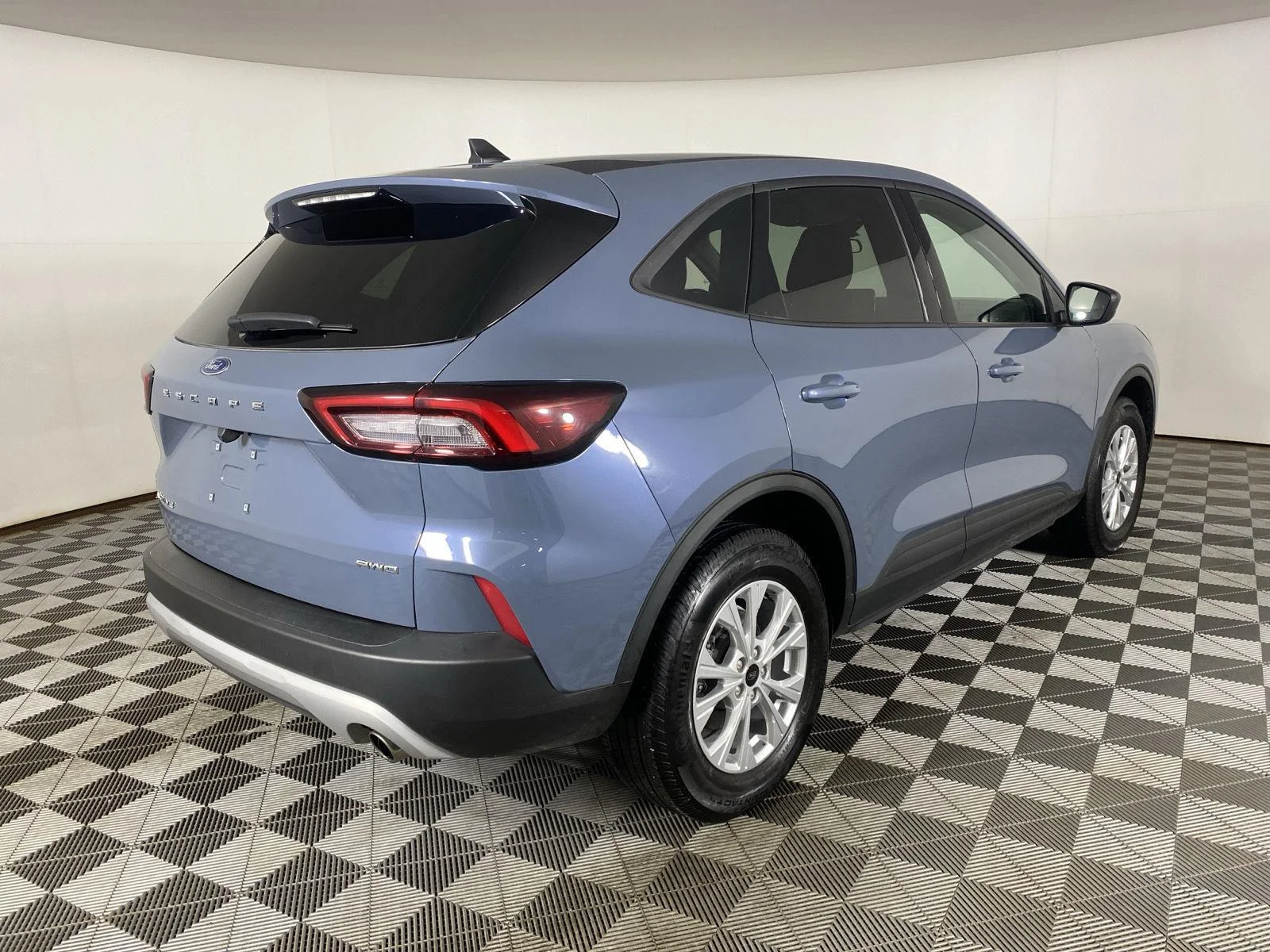Used 2025 Vapor Blue Ford  image 10