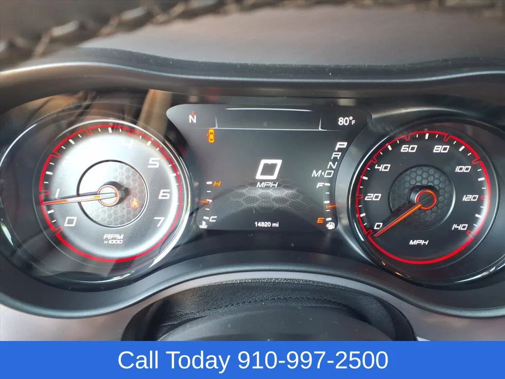 Used 2023 Orange Dodge SXT image 25