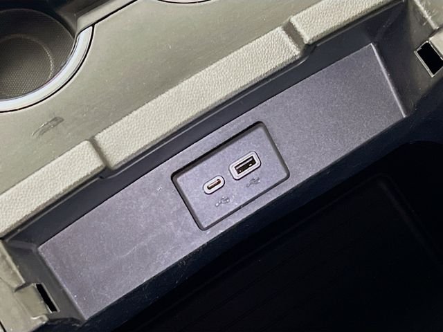 2022 Chevrolet Suburban LT - Photo 35
