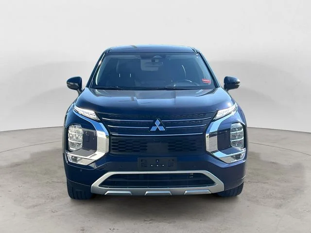 Used 2024 Gray Mitsubishi SE Black Edition image 8